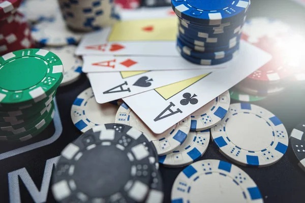 sigra369 mobile app AduQ interface showing player cards and betting controls